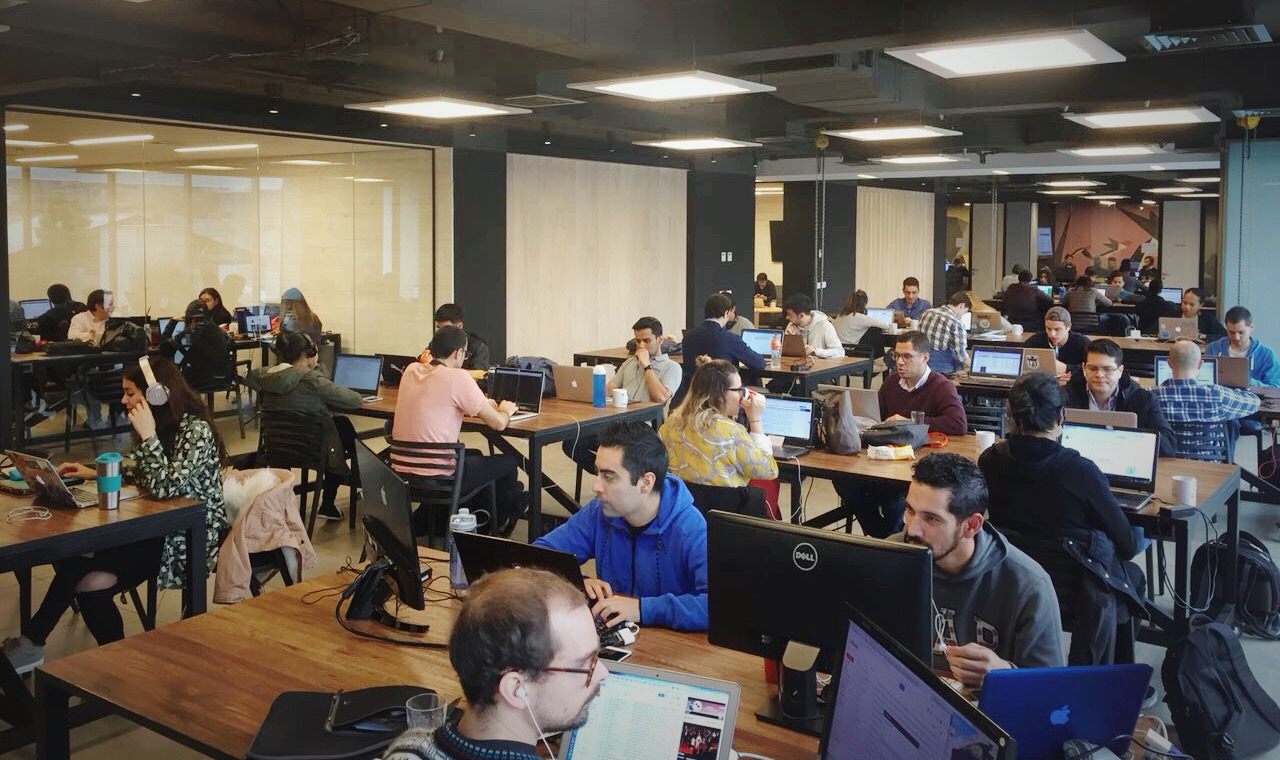 oficina_Startup_chile_Agencia_azotea Conversamos junto a la comunidad de Start-Up Chile sobre buenas prácticas y conceptos relacionados a usabilidad web y UX.